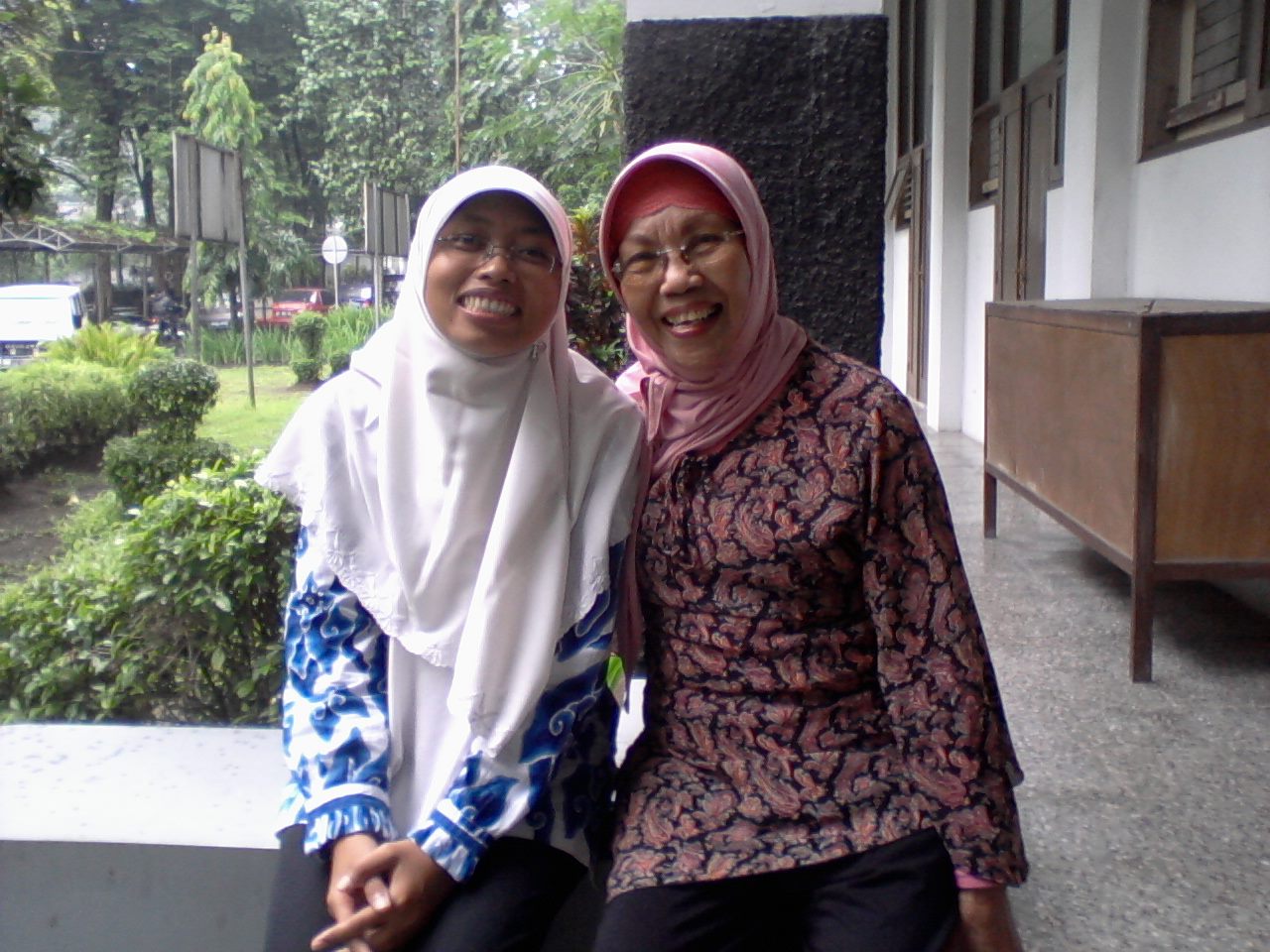 senyum kami, senyum 10 cm :D