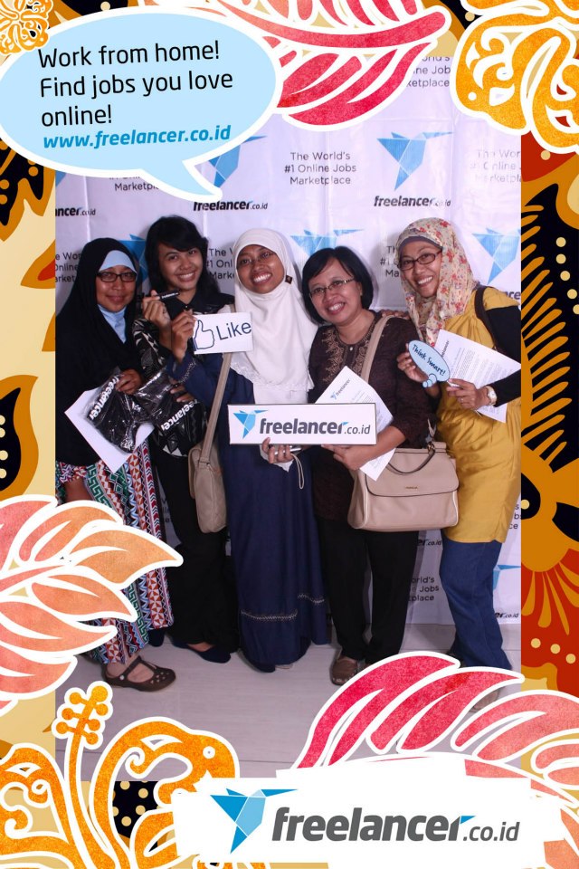 mejeng di photoboth (lagi) di akhir acara :D