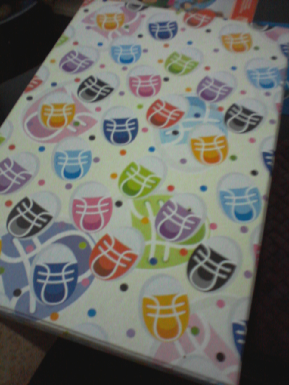 bingkisan dari Chef Ikang, isinya? selembar kain batik Danar Hadi :)