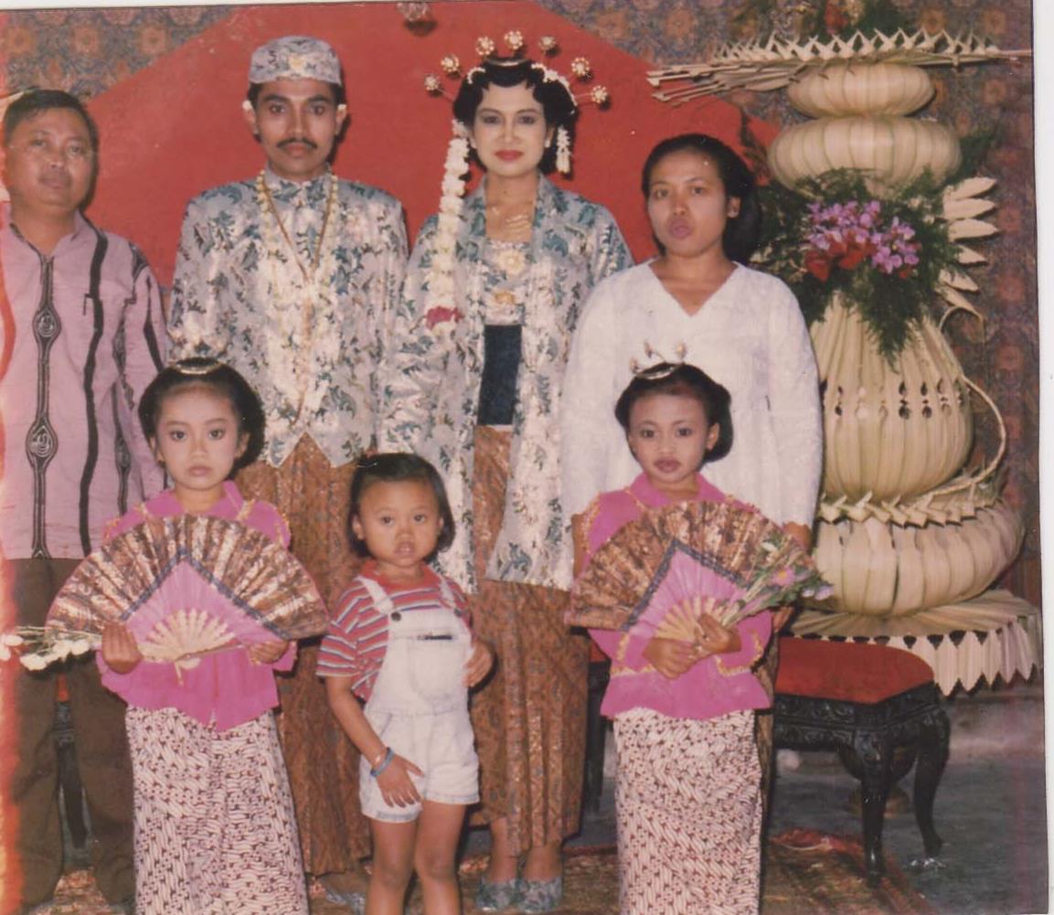 pernikahan Bulik Nik & Om Trisno (1990)