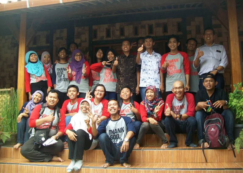 foto bareng di akhir acara (foto oleh Tri Prasetyo)